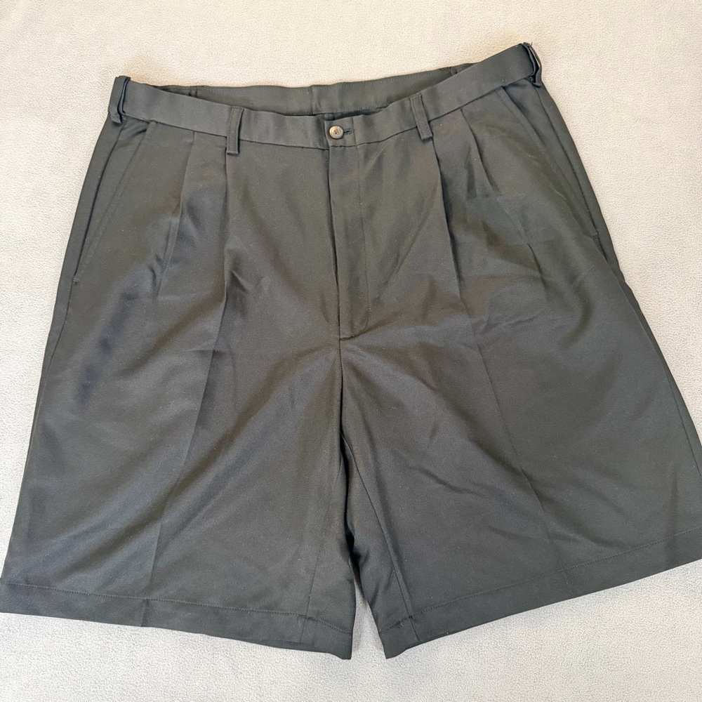 Haggar Classic Black Men's Pleated Shorts- Size 38